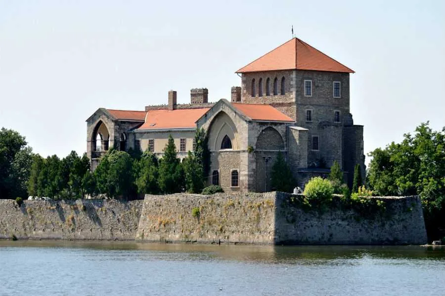 Tata, Öregvár
